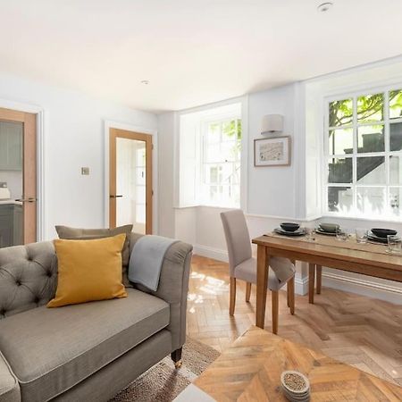 Spacious Apartment - 5 Minutes Walk To Bath Abbey Экстерьер фото
