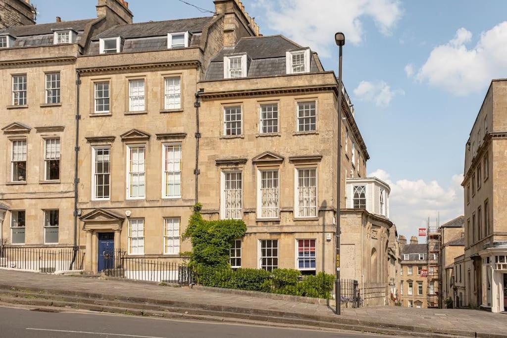 Spacious Apartment - 5 Minutes Walk To Bath Abbey Экстерьер фото