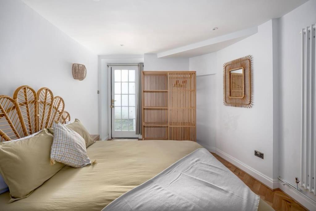 Spacious Apartment - 5 Minutes Walk To Bath Abbey Экстерьер фото